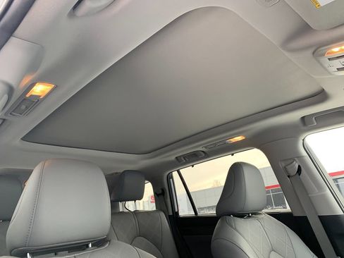 Used 2023 Toyota Highlander Platinum image 20