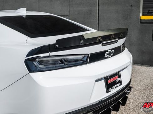 Used 2018 Chevrolet Camaro SS image 29