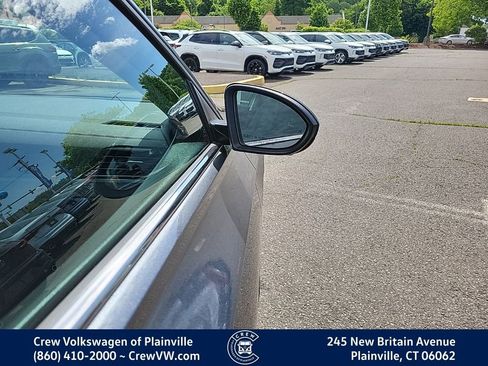 Certified 2024 Volkswagen Jetta SE FWD image 34