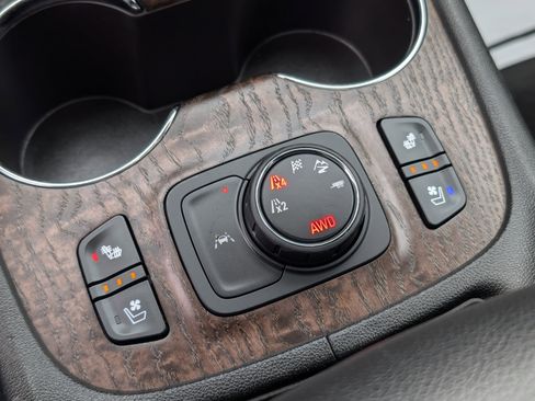 Used 2021 GMC Acadia Denali w/ Denali Ultimate Package image 27