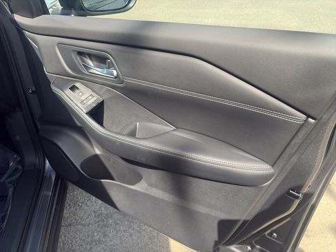 Used 2025 Nissan Rogue SL w/ Tech Package AWD/4WD image 25