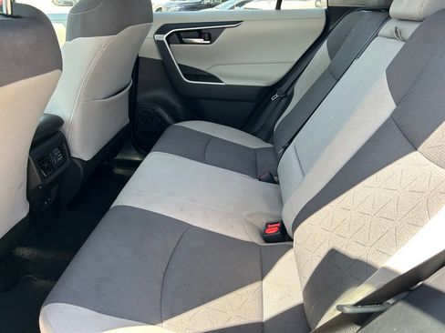 Used 2024 Toyota RAV4 XLE w/ Convenience Package FWD image 16