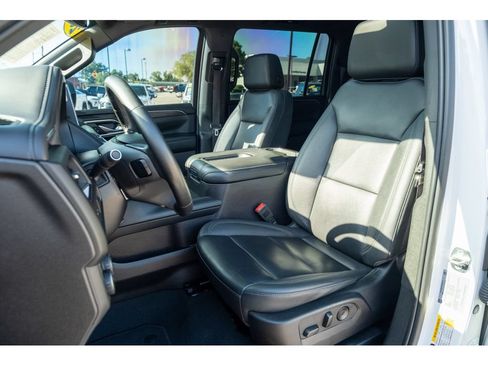 Used 2023 Chevrolet Suburban Z71 AWD/4WD image 12