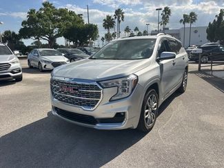 Used 2022 GMC Terrain Denali video 2