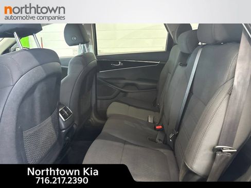Used 2020 Kia Sorento LX FWD image 17