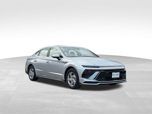 New 2026 Hyundai Sonata SE image 1