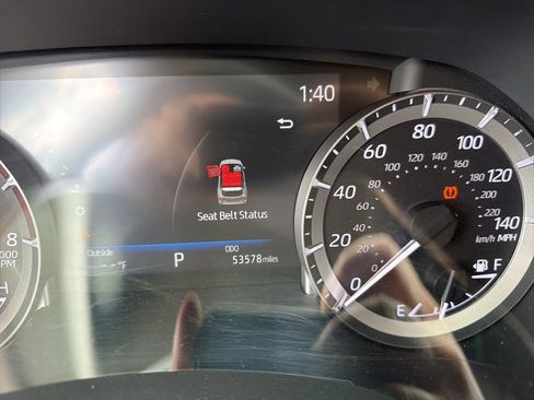 Used 2023 Toyota Highlander XLE image 6