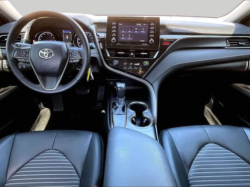 Used 2021 Toyota Camry SE FWD image 16