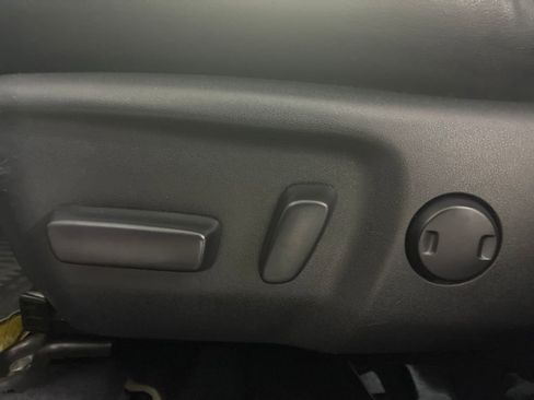 Used 2017 Toyota Camry SE image 17