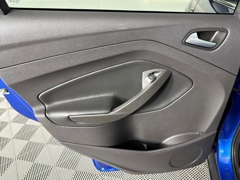 Used 2018 Ford Escape SE image 24