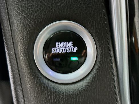 Used 2018 Cadillac Escalade Luxury image 20