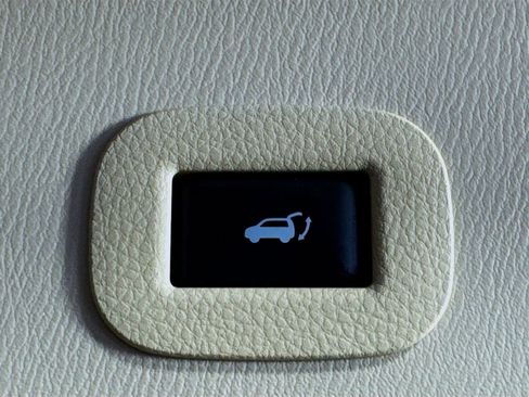 Used 2017 INFINITI QX80 2WD w/ Deluxe Technology Package image 35