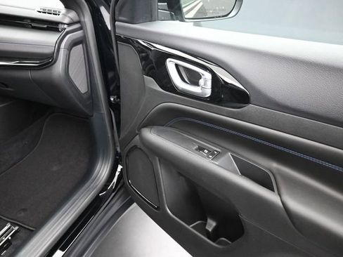 New 2026 Jeep Compass Latitude AWD/4WD image 24