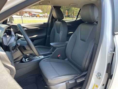 Used 2025 Buick Encore GX Preferred FWD image 22