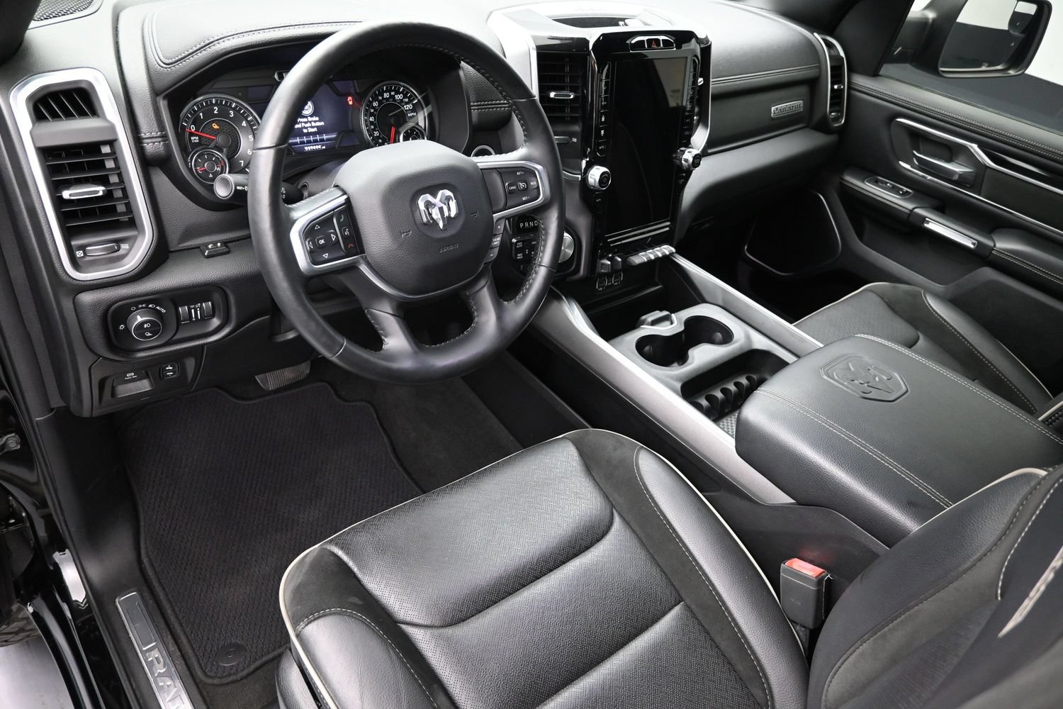 Used 2020 RAM 1500 Laramie w/ Sport Appearance Package AWD/4WD image 12