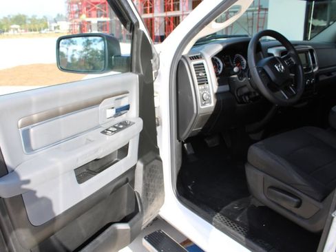 Used 2019 RAM 1500 Warlock AWD/4WD image 8