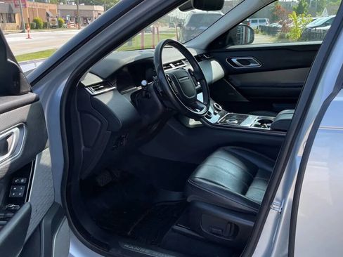 Used 2018 Land Rover Range Rover Velar S image 12