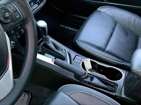 Used 2017 Toyota Corolla XLE FWD image 17