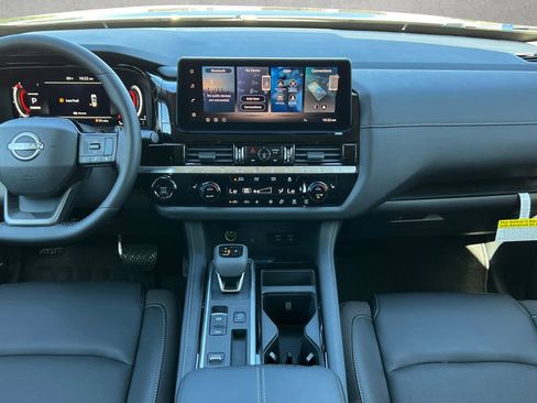 New 2026 Nissan Pathfinder SL FWD image 4