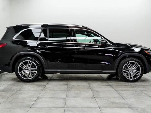 Used 2025 Mercedes-Benz GLS 450 4MATIC image 10