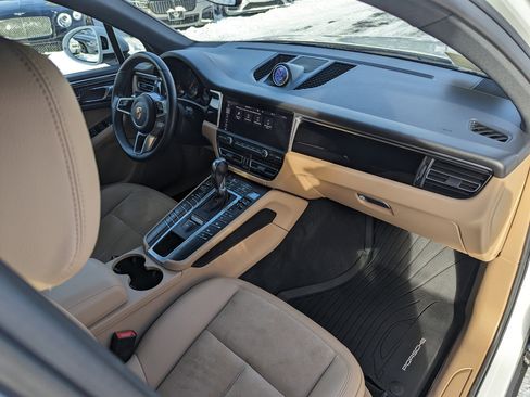 Used 2020 Porsche Macan image 31