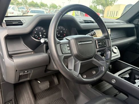 Used 2024 Land Rover Defender 110 X-Dynamic SE AWD/4WD image 4