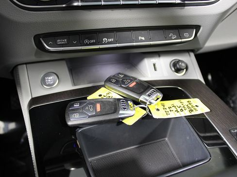Used 2022 Audi Q5 2.0T Premium Plus AWD/4WD image 17