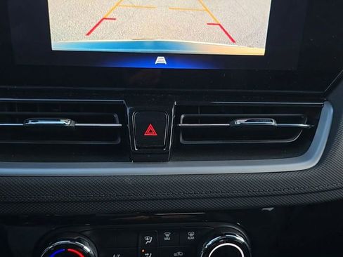 Used 2025 Chevrolet TrailBlazer LT image 10