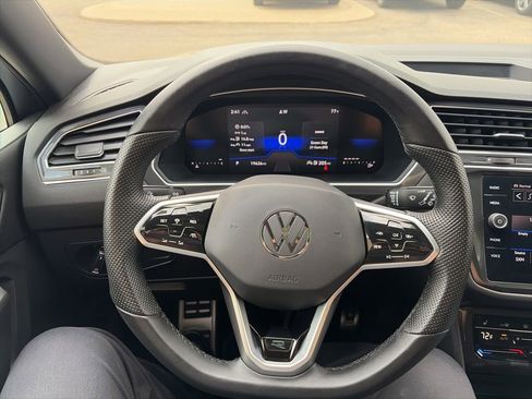 Used 2023 Volkswagen Tiguan SE R-Line AWD/4WD image 16