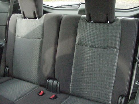 Used 2019 Nissan Pathfinder S image 28