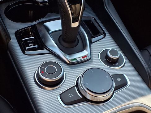 New 2025 Alfa Romeo Giulia image 17