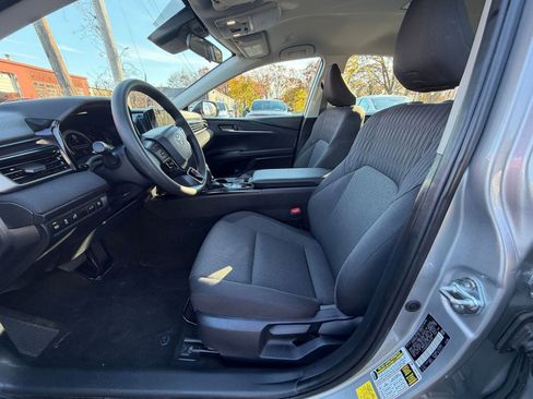 Used 2025 Toyota Camry LE image 25