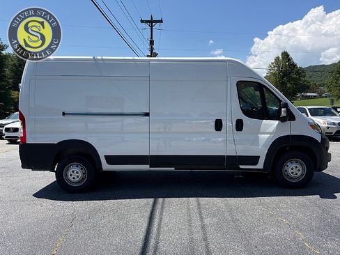 Used 2023 RAM ProMaster 2500 FWD image 7