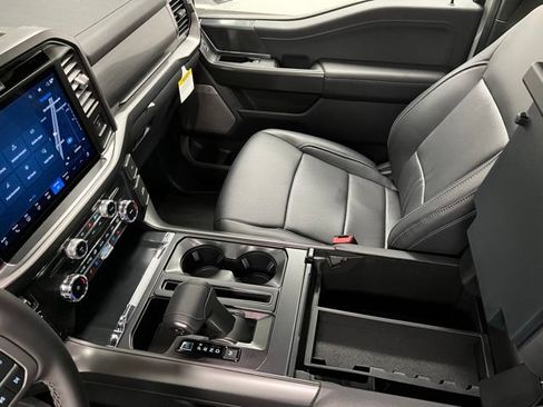 Used 2025 Ford F150 Lariat AWD/4WD image 38