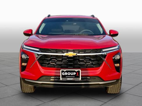 Used 2026 Chevrolet Trax LT FWD image 4