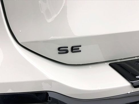 New 2026 Volkswagen Tiguan SE R-Line image 13