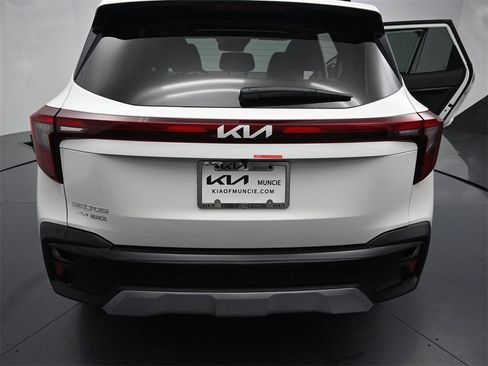 New 2026 Kia Seltos EX image 9