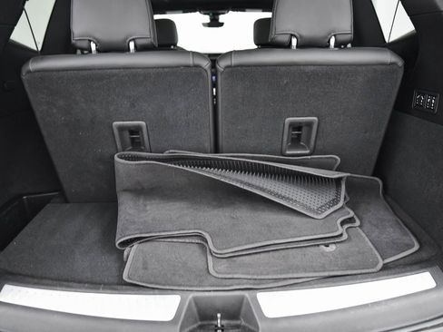 Used 2024 Cadillac XT6 Premium Luxury w/ Technology Package image 14