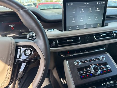 Used 2024 Lincoln Aviator Reserve w/ Equipment Group 201A image 4