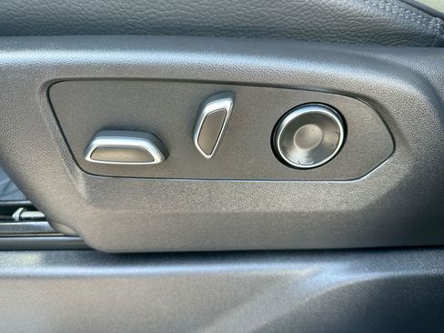 Used 2025 GMC Sierra 3500 Denali w/ Denali Reserve Package image 12