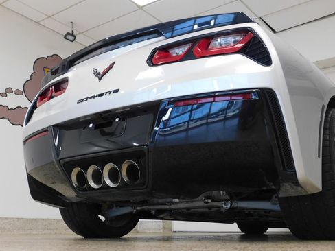 Used 2019 Chevrolet Corvette Stingray Coupe w/ Carbon Flash Badge Package RWD image 64