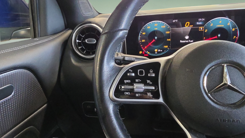 Used 2020 Mercedes-Benz GLB 250 4MATIC image 25