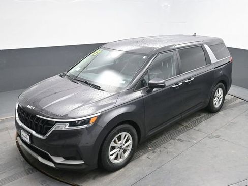 Used 2022 Kia Carnival LX FWD image 22