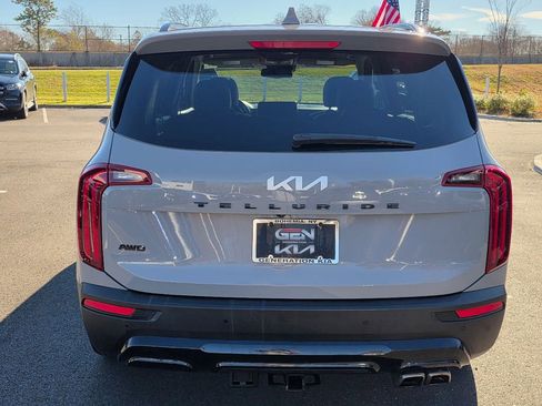 Used 2022 Kia Telluride EX w/ EX Premium Package image 6