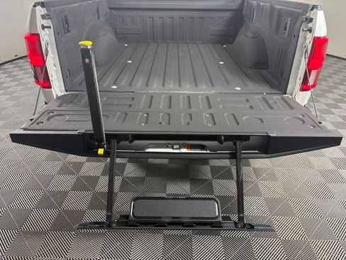 Certified 2019 Ford F150 Platinum w/ Equipment Group 701A Luxury AWD/4WD image 33