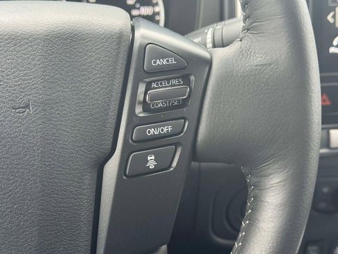 Used 2025 Nissan Frontier SV w/ SV Convenience Package image 21