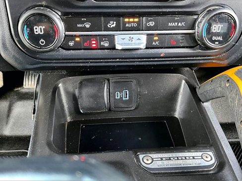 Used 2023 Ford Bronco Badlands image 16