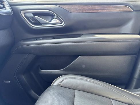 Used 2021 Chevrolet Tahoe Premier w/ Premium Package image 22