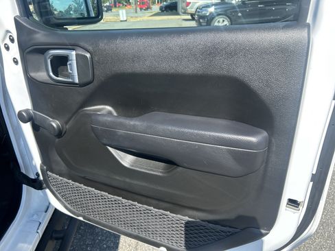 Used 2024 Jeep Wrangler Unlimited Sport AWD/4WD image 20