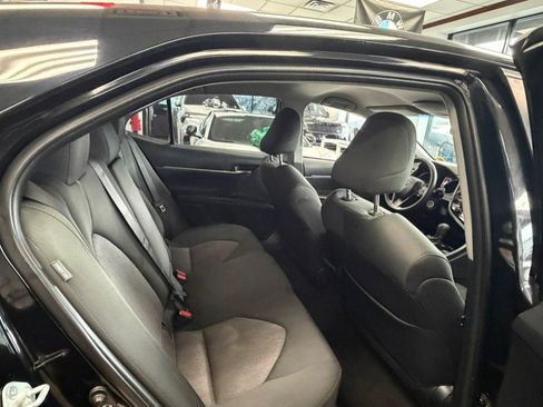 Used 2018 Toyota Camry LE image 15